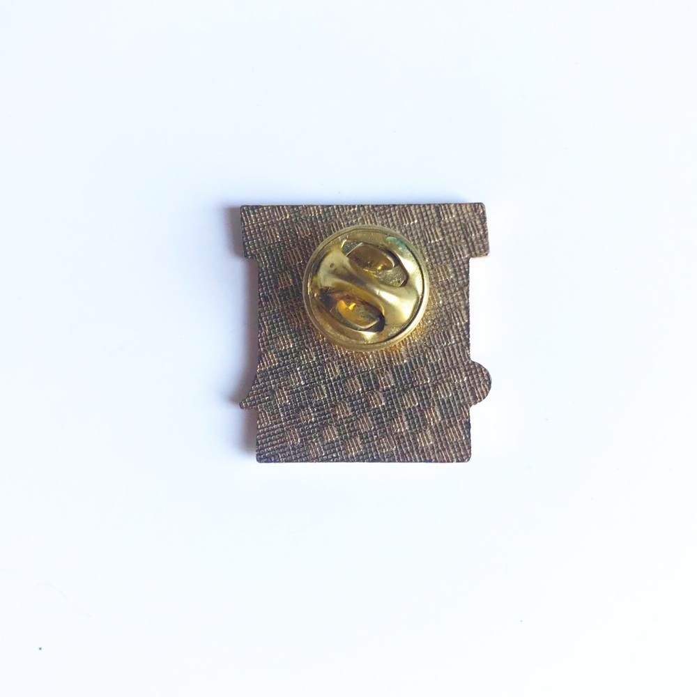 ‘85 Oak Ridge Boys Pin - Picture 3 of 3
